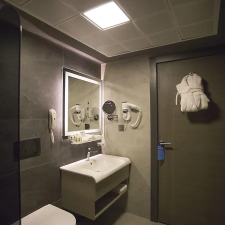 فندق Days By Wyndham Cankaya 3*